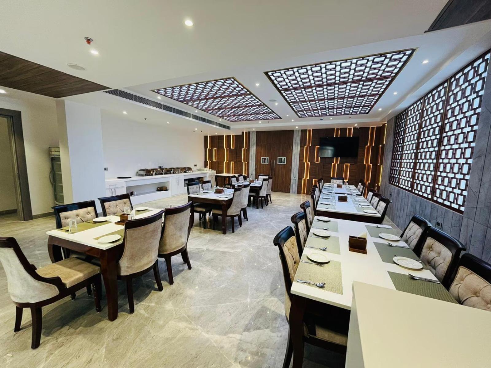 The Royal Legacy Hotel Lucknow Exterior foto
